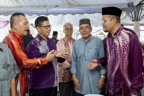 AB AZIZ AB KADIR