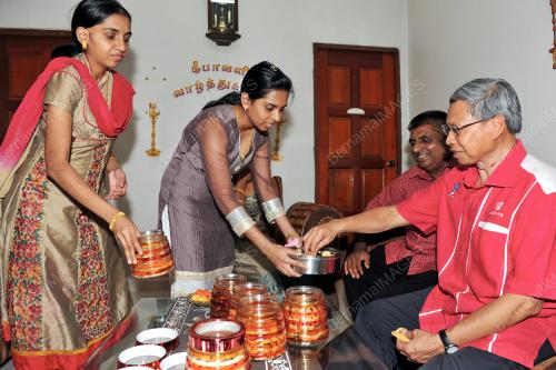KB05_13112012_DEEPAVALI