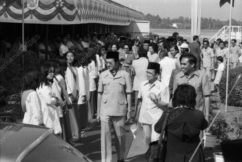 DR. MAHATHIR BIN MOHAMAD