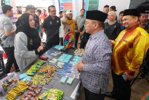 DATUK DR MOHD NA'IM MOKHTAR