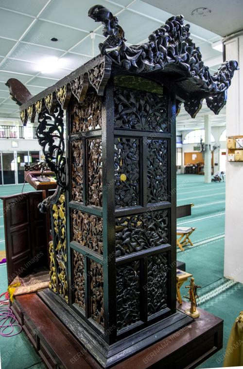 MIMBAR MASJID KAMPUNG LAUT