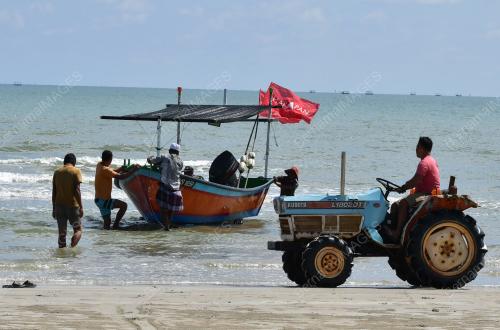 NELAYAN PANTAI