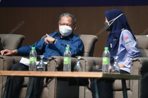 DATUK SERI MUSTAPA MOHAMED