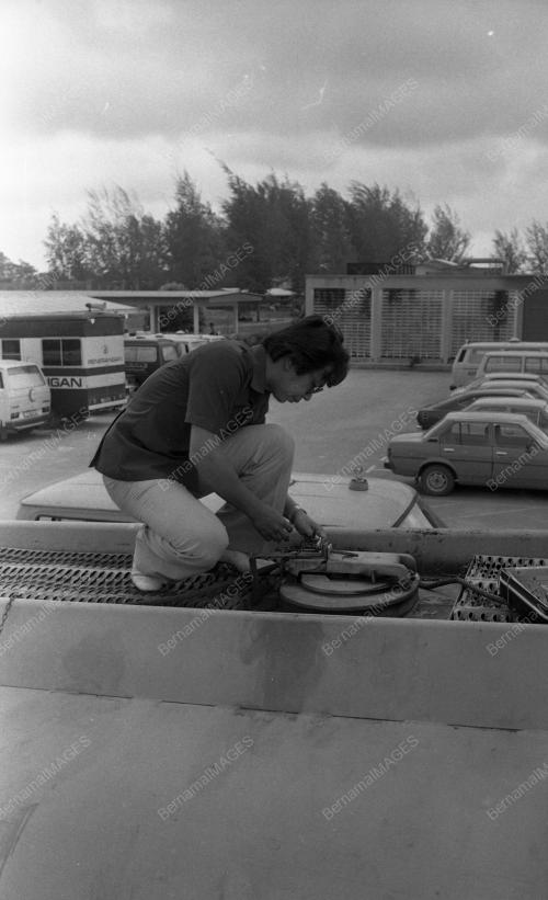 KB05_18022015_LORI_MINYAK