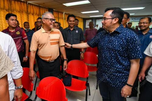 DATUK DR ASYRAF WAJDI DUSUKI