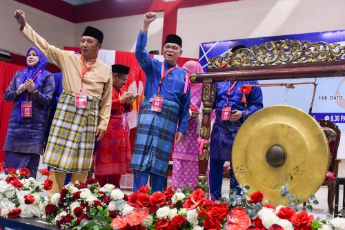 DATUK SERI WAN ROSDY WAN ISMAIL