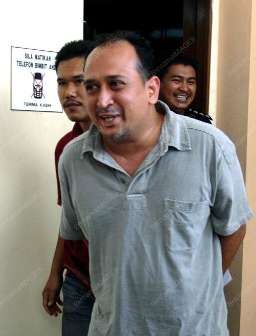 PENULIS BLOG DITAHAN REMAN