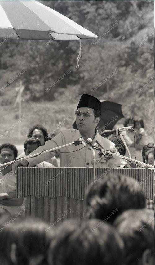DR. MAHATHIR MOHAMAD