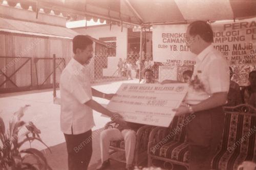 DATO' SRI MOHD NAJIB TUN ABDUL RAZAK