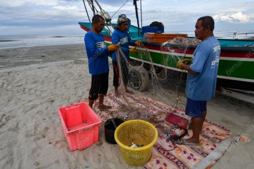 NELAYAN PANTAI