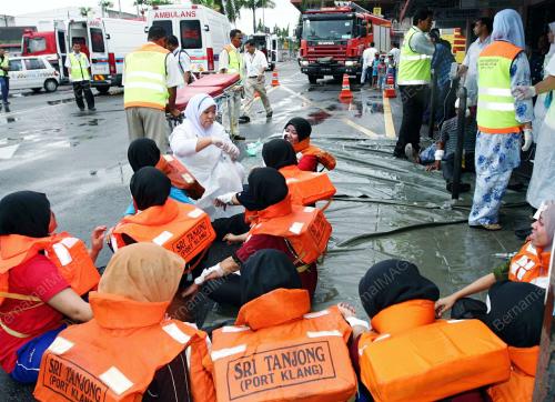 LATIHAN MENYELAMAT