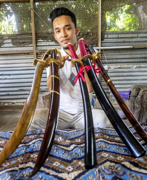 PEMUDA PANDAI BESI
