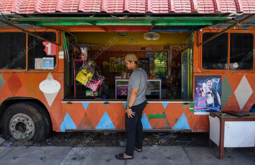 BAS LAMA JADI KEDAI RUNCIT