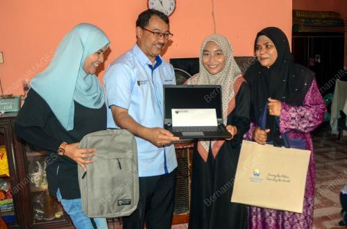 SUMBANGAN UNIVERSITI MALAYA
