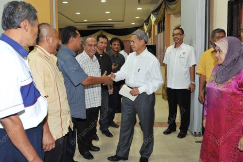 DATUK SERI MUSTAPA MOHAMED