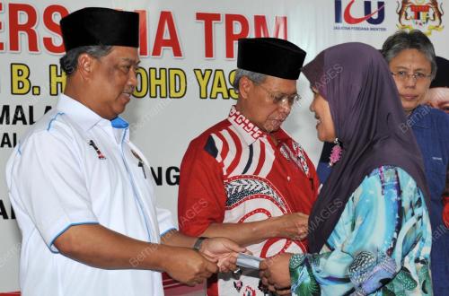 TAN SRI MUHYIDDIN MOHD YASSIN