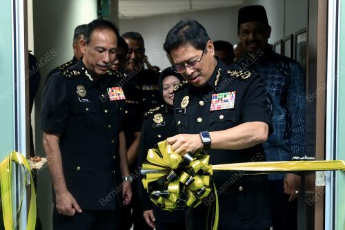 TAN SRI AZAM BAKI