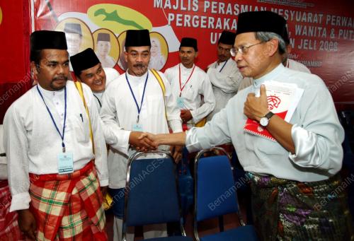 MUSTAPA MOHAMED