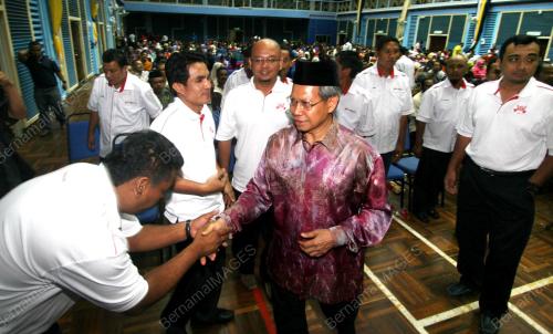 MUSTAPA MOHAMED
