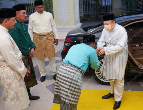TENGKU DR. MUHAMMAD FAIZ PETRA SULTAN ISMAIL PETRA