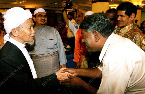 NIK ABDUL AZIZ NIK MAT