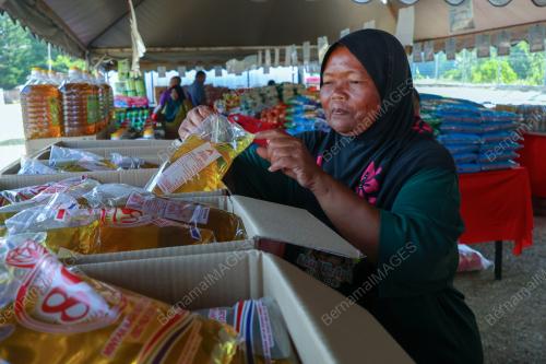 PROGRAM PENGEDARAN BARANG PERLU