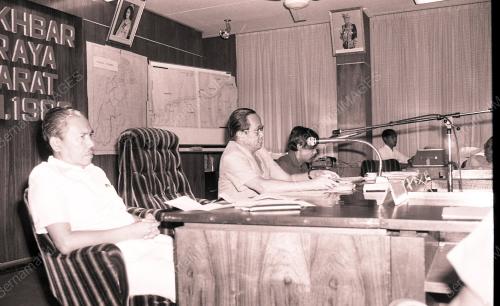 LEBUHRAYA TIMUR BARAT