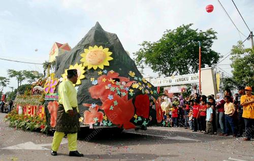 PESTA FLORA