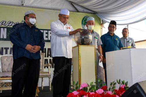 DATUK AHMAD YAKOB