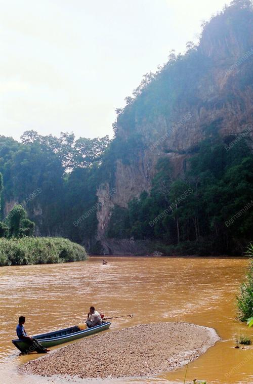 SUNGAI NENGGIRI