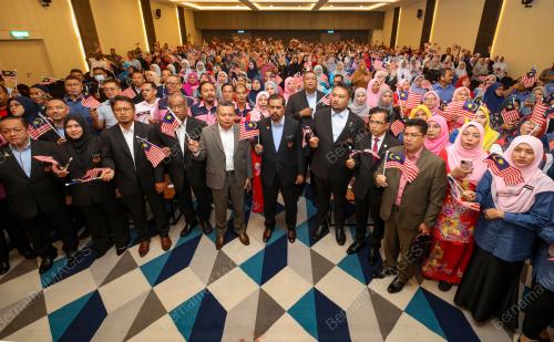 DATUK ADNAN MAT