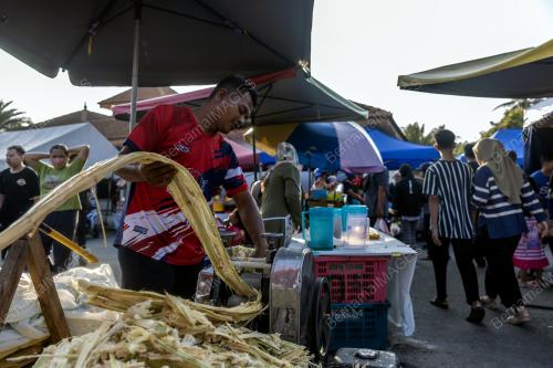 TINJAUAN BAZAR RAMADAN