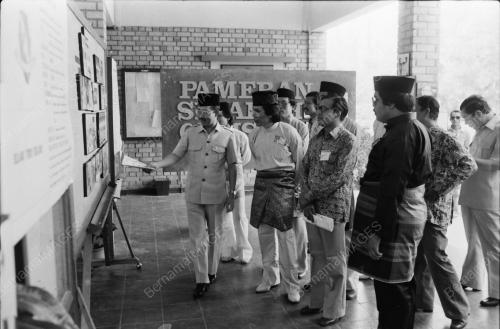 PERSIDANGAN