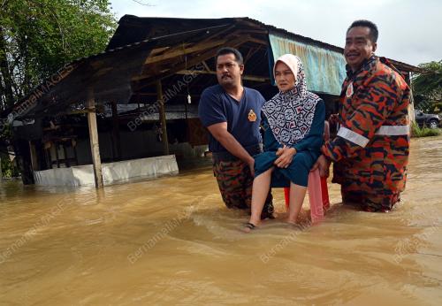 KB06_04012017_BANJIR_BOMBA