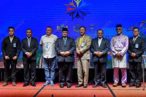 DATUK DR MOHAMED FADZLI HASSAN