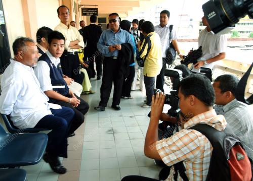 PENGARAH DITAHAN REMAN