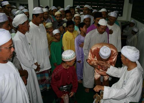 DATUK NIK ABDUL AZIZ NIK MAT
