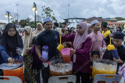 RIBUT BAZAR RAMADAN STADIUM