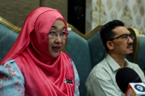 DATUK NOR YAHATI AWANG