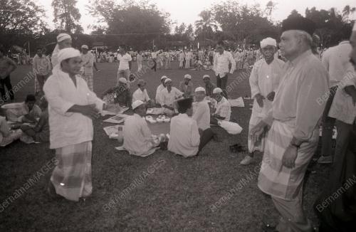 KB06_090490_GHAFARBABA_BERBUKAPUASA