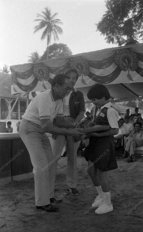 KB06_11082015_ALAM_SEKITAR