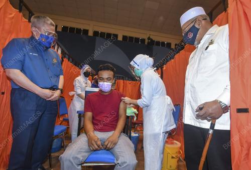 DATUK SERI DR ADHAM BABA