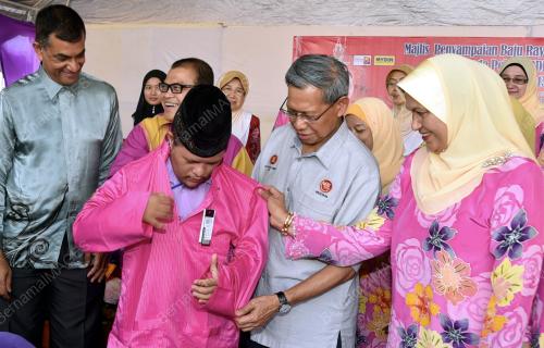 KB06_12072015_BAJU_RAYA