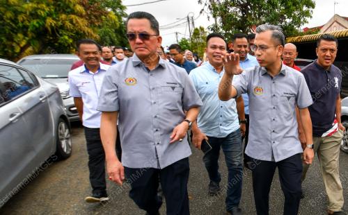 AHMAD FAHMI MOHAMED FADZIL