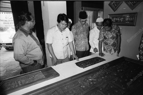 SENI KHAT