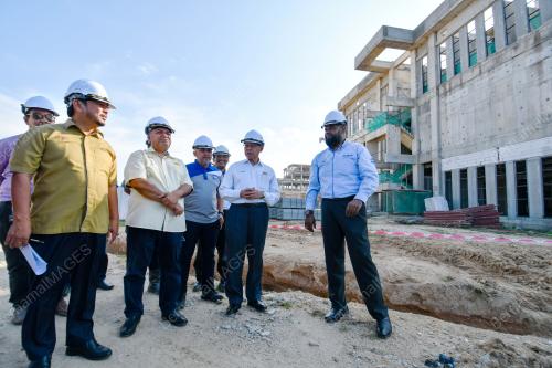 DATUK SERI MUSTAPA MOHAMED