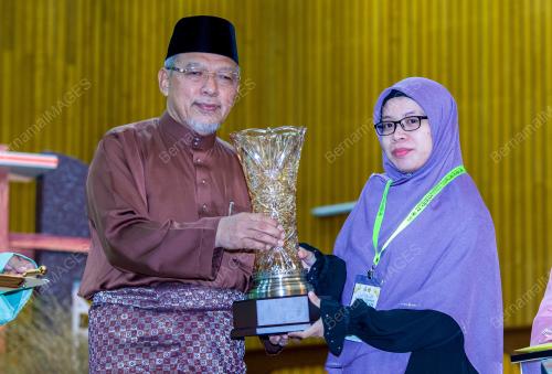 DATUK AHMAD YAKOB 