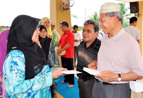 DATUK SERI MUSTAPA MOHAMED