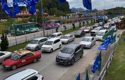 TINJAUAN JALAN GUA MUSANG-KUALA KRAI