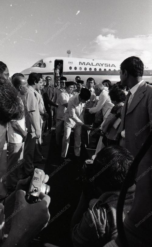 DR. MAHATHIR MOHAMAD